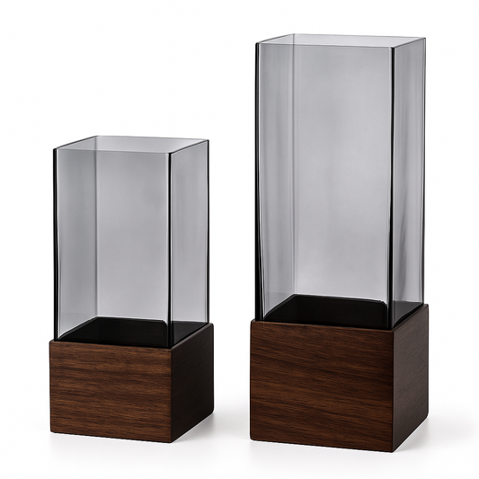 Vaso de Vidro Fumê com Base de Madeira – Design Minimalista Escandinavo
