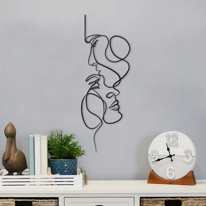 Escultura de Parede Minimalista Silhueta de Casal – Arte em Linha Metálica Decorativa